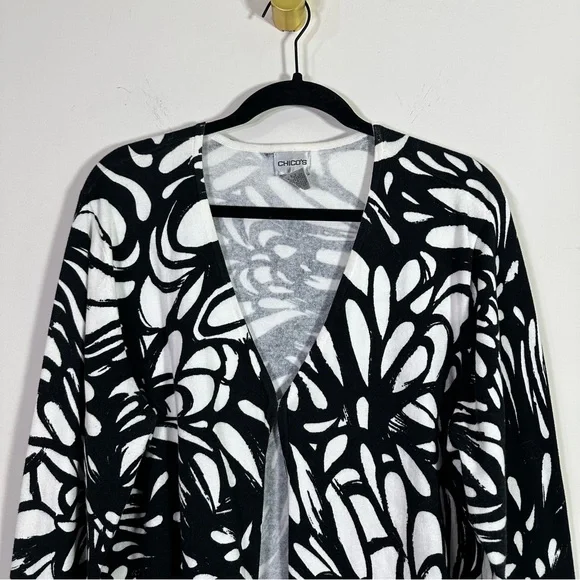 Chico's Black White Contrast Large Floral Print Cotton Blend Cardigan Sweater - Picture 2 of 5